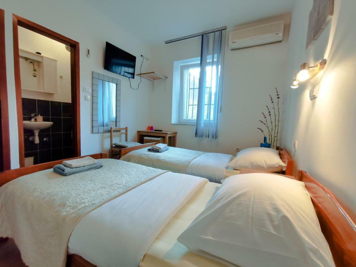 Guest House Il Giardino Duplancic Split Exterior photo